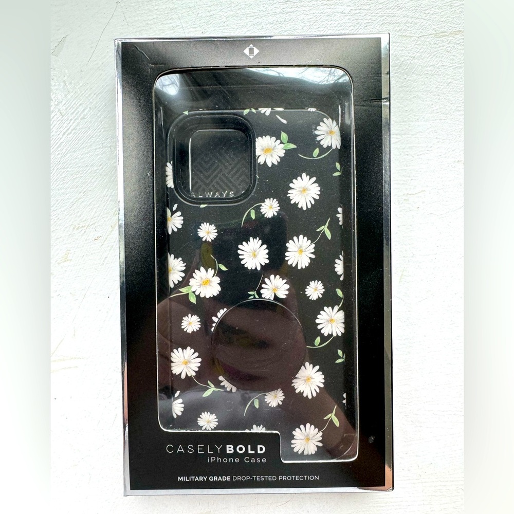 Casely iPhone 12 Pro case - Daisy Daydream with popsocket included
